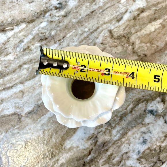 Grasslands Road Regal Lady in White with Pearls; White Flower Hat Bud Vase - Picture 7 of 8